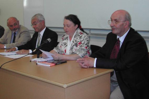 Pendant la présentation du livre Le Berry insolite, de gauche à droite : Jean-Mary Couderc, Alain Bilot (président de l'Académie du Berry), Catherine Réault-Crosnier et Régis Miannay.