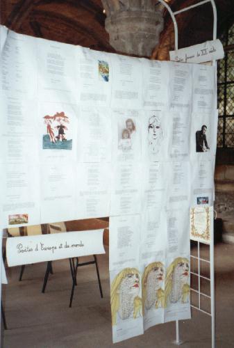 Panneau des poètes d'Europe et du monde exposé au Mur de poésie de Toours 2000.