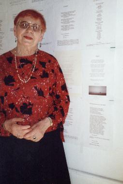 Jeanne ZOTTER au Mur de poésie de TOURS 2001.