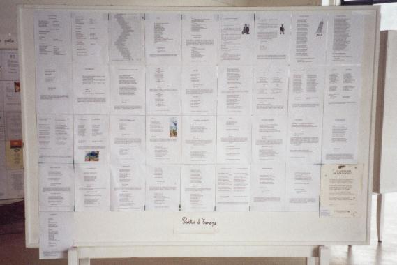 Panneau des poètes d'Europe exposé au Mur de poésie de Tours 2001.