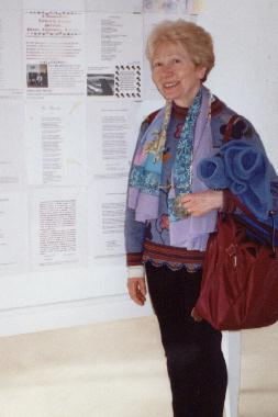 Anne MAILLET au Mur de poésie de Tours 2001.