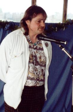 Philippe CHAMBAUT au récital de poésie le 24 mars 2001 à la bibliothèque municipale de Tours.
