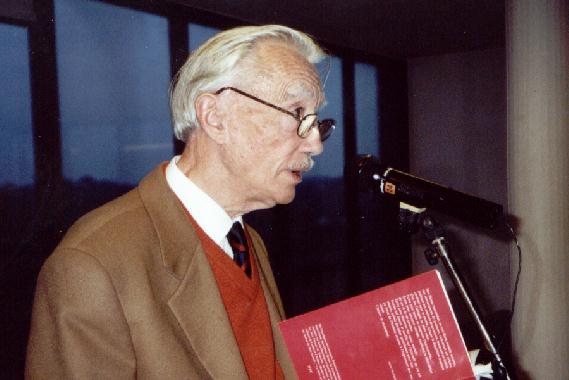 Max BIZEAU au spectacle de poésie à Tours, le 16 mars 2002.