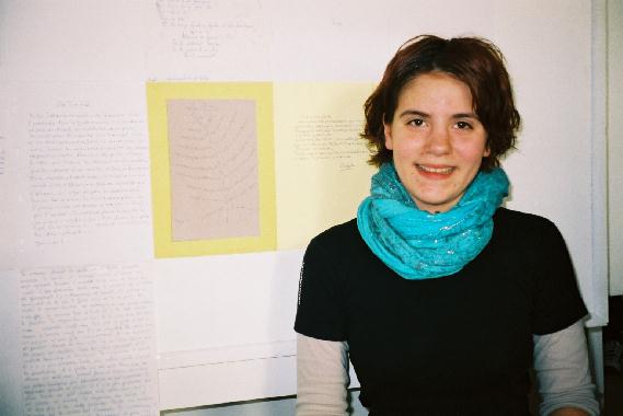 Pauline P. au "Mur de poésie de Tours" 2002.