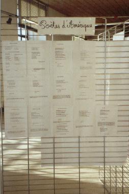 Panneau des poètes d'Amérique exposé au "Mur de poésie de Tours" 2002.