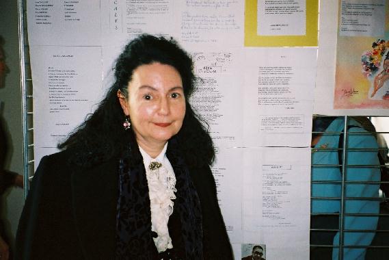 Jacqueline LEMAÎTRE au "Mur de poésie de Tours" 2002.