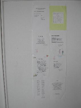 Panneau des poèmes exposés par les élèves de CP et de CE1 (classe de Madame Martignon) de l'école primaire Joseph Bourreau d'Esvres-sur-Indre, au "Mur de poésie de Tours" 2003.