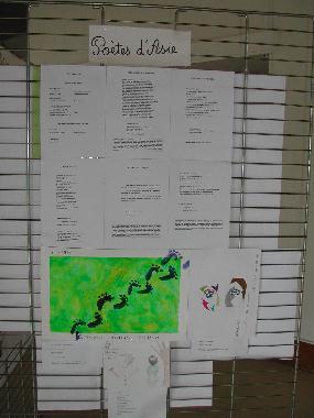 Panneau des poèmes d'Asie exposés au "Mur de poésie de Tours" 2003.