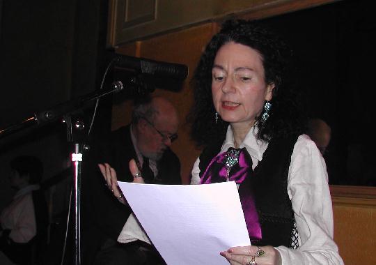 Jacqueline LEMAÎTRE au Mur de poésie de Tours 2004.