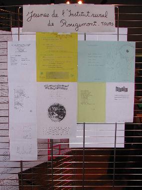 Panneau des poètes de l'Institut rural d'éducation et d'orientation du Val de Loire Rougemont, exposé au Mur de poésie de Tours 2006.
