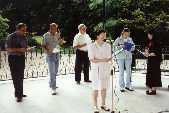 Pendant la lecture de la rencontre sur Maurice MAETERLINCK, le 3 août 2001
