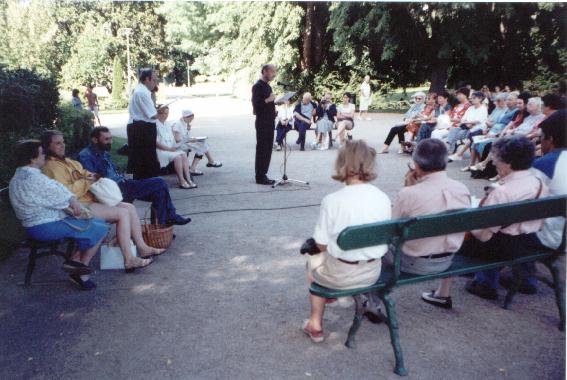 Pendant la lecture de la rencontre sur Philippe NÉRICAULT-DESTOUCHES, le 17 août 2001