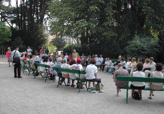 5èmes Rencontres littéraires au jardin des Prébendes à Tours, le 8 août 2003 avec Menie GRÉGOIRE.