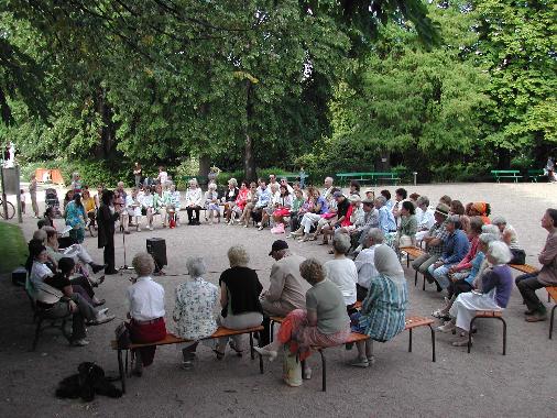 7èmes Rencontres littéraires dans le jardin des Prébendes à Tours, le 12 août 2005 sur Charles Perrault.