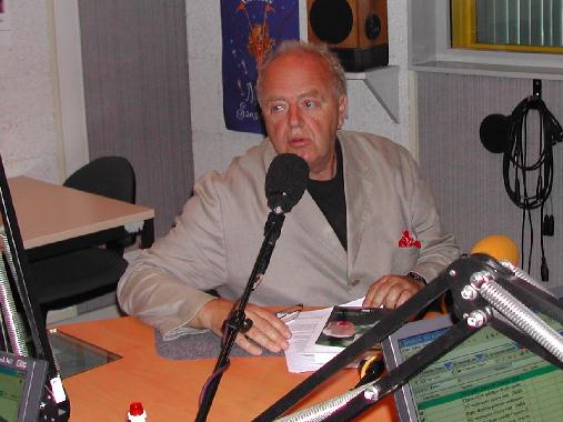 Michael Sadler dans le studio de France Bleu Touraine, le 25 août 2006.