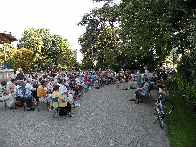 Le public lors de la Rencontre littéraire du 29 août 2008, consacrée à Jean-José Boutaric.