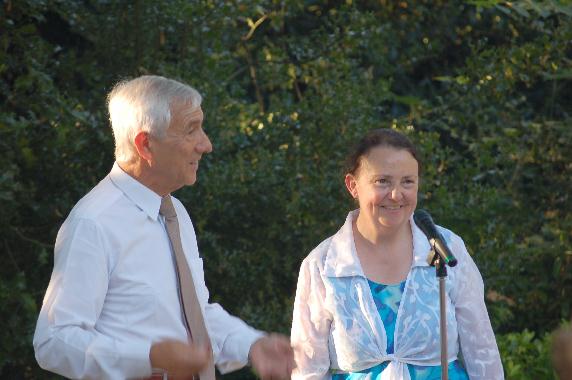 Jean-José Boutaric et Catherine Réault-Crosnier lors de la rencontre littéraire dans le jardin des Prébendes du 29 août 2008, à Tours.