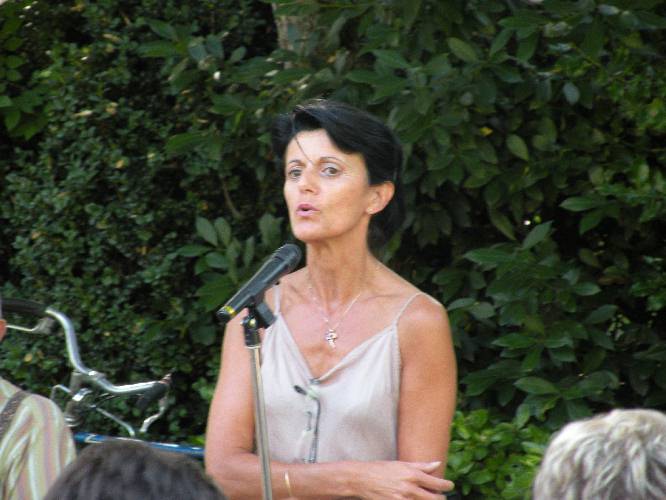 Vronique Brient, le 6 aot 2010, lors des 12mes Rencontres littraires dans le jardin des Prbendes,  Tours.