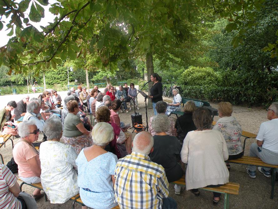 Une partie du public lors de la Rencontre littéraire consacrée à Émeline Marot, le 31 août 2018.