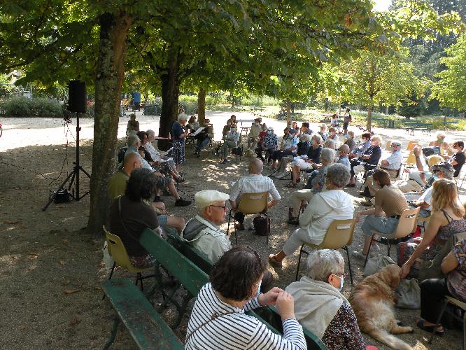 Une partie du public lors de la Rencontre littéraire consacrée à Léonard de Vinci vu par les écrivains, le 14 août 2020.