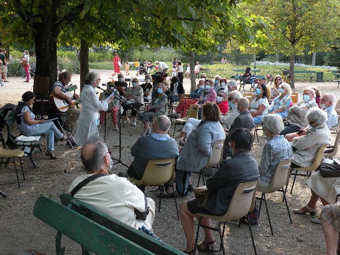 Une partie du public lors de la Rencontre littéraire consacrée à la poésie de Victor Hugo, le 28 août 2020.